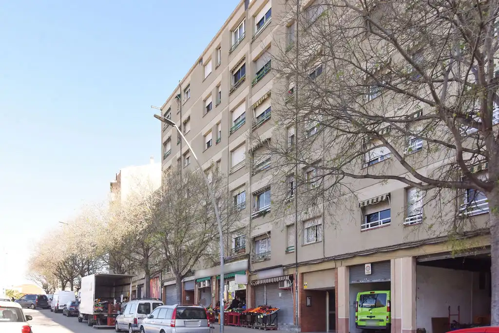 Vista exterior de Piso en venta en Terrassa