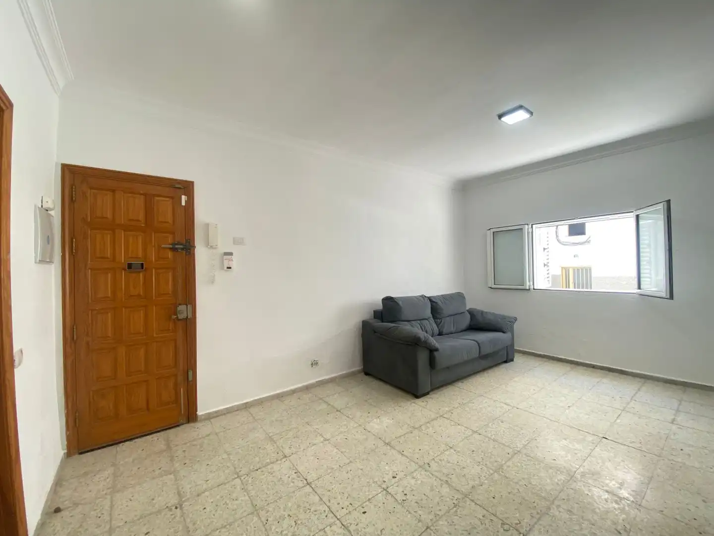 Sala de estar de Piso en venta en Las Palmas de Gran Canaria con Horno y Microondas