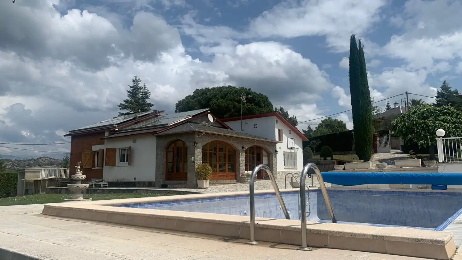 Piscina de Casa o chalet en venta en Berga con Calefacción, Jardín privado y Terraza