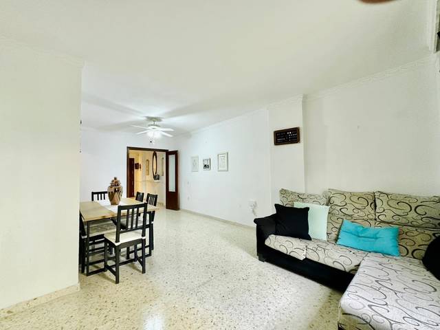Piso en Venta en Avenida de la Constitución de 1978 en Cobreros Viejo