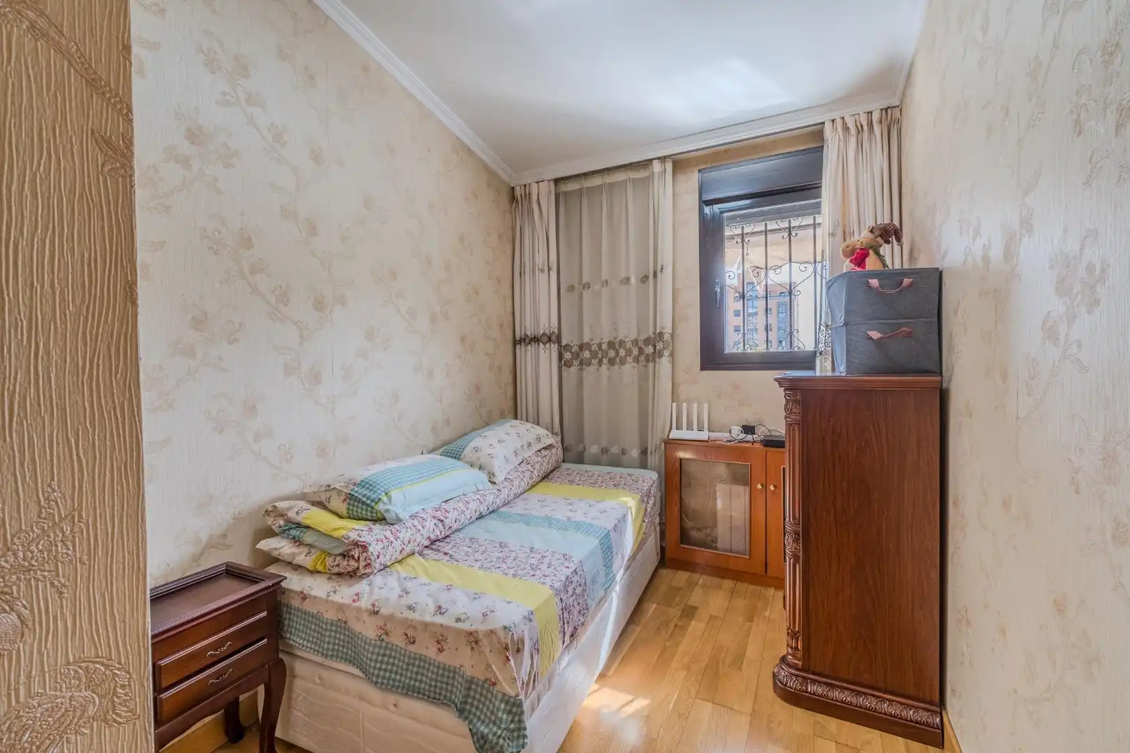 Habitación de Casa adosada en venta en Carabanchel