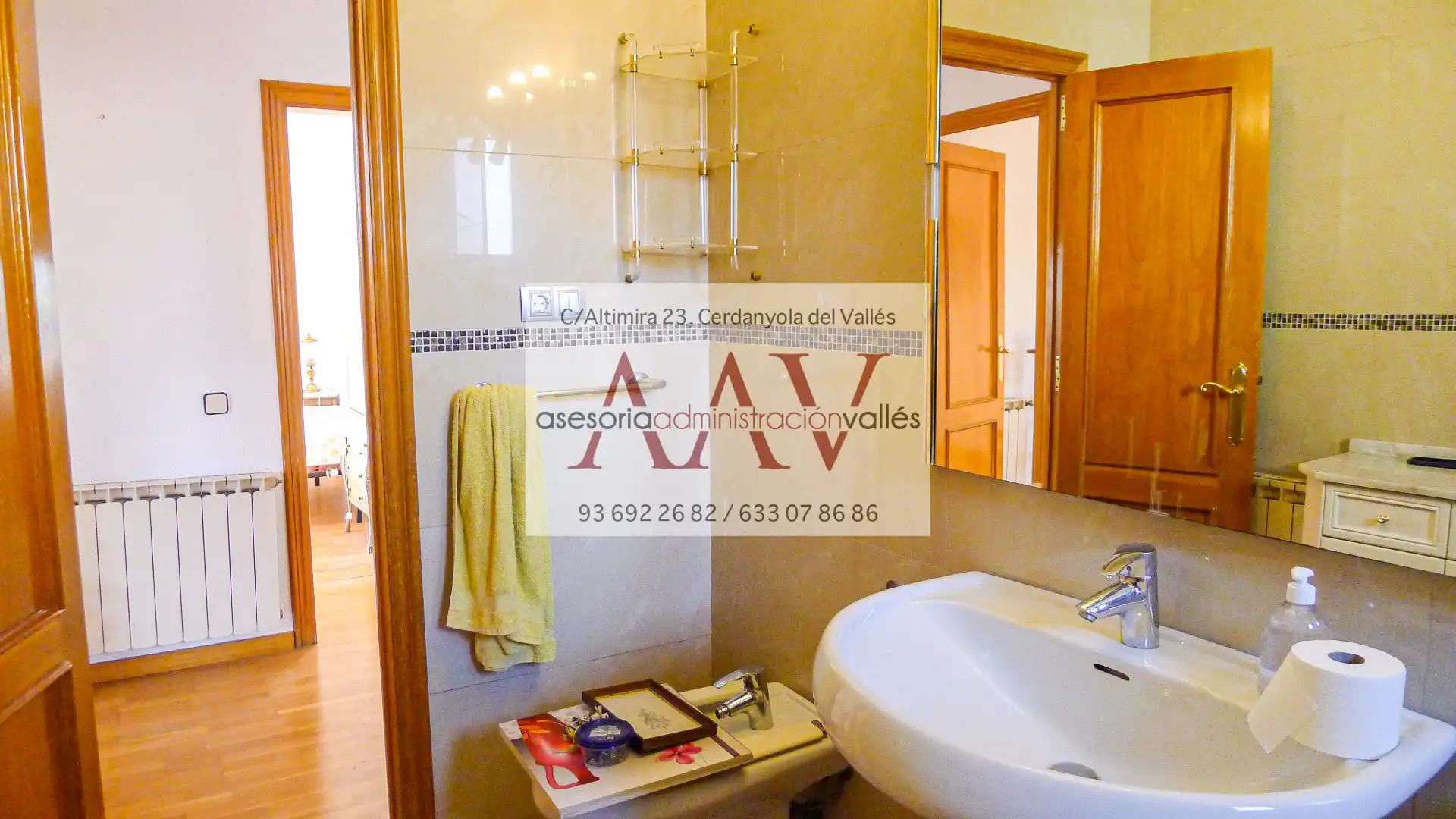 Bany de Casa o xalet en venda en Cerdanyola del Vallès amb Aire condicionat, Calefacció i Jardí privat