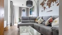 Sala d'estar de Pis en venda en Mairena del Aljarafe amb Aire condicionat, Terrassa i Balcó