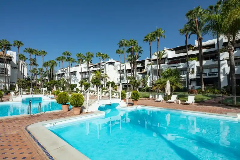 Apartament amb piscina en venda a Milla de Oro, imagen 2