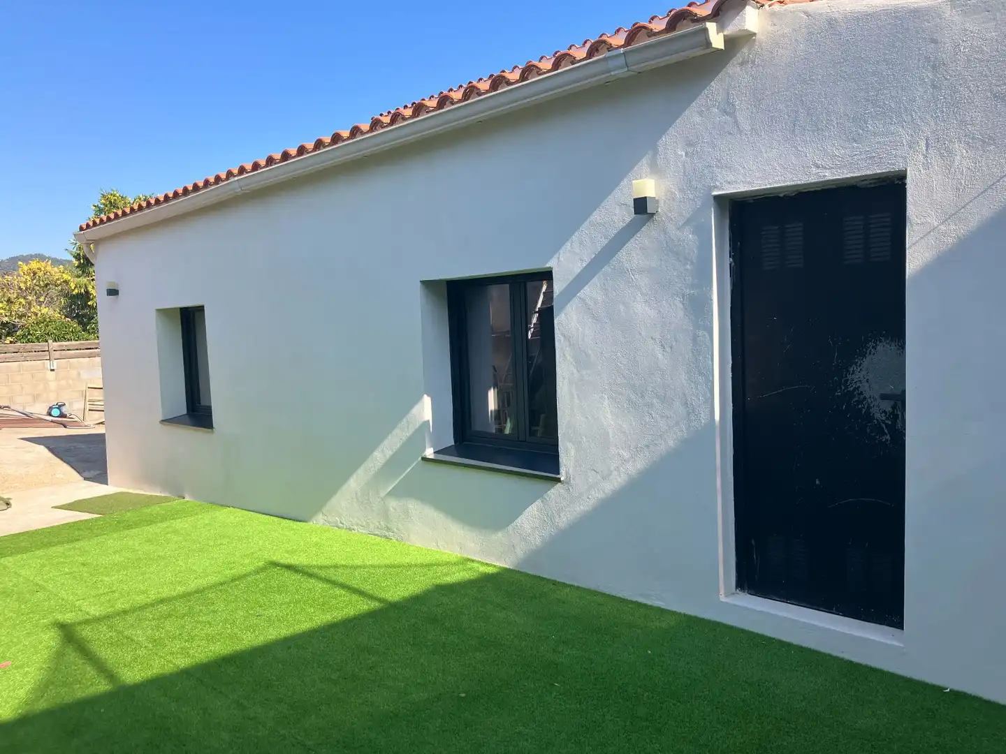 Vista exterior de Casa o chalet en venta en Terrassa con Calefacción, Jardín privado y Piscina