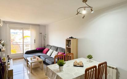 Living room of Flat for sale in Terrassa  with Swimming Pool, Balcony and Community pool