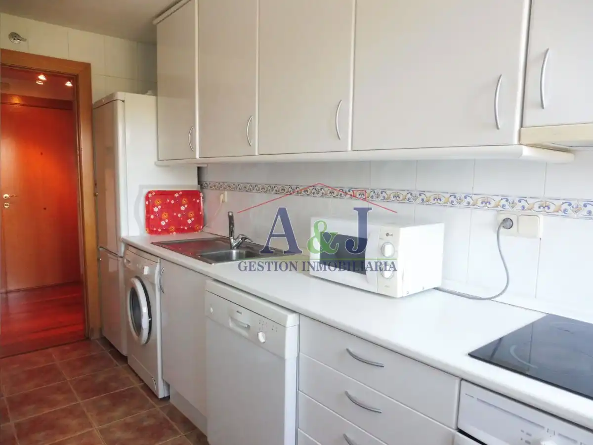 Wohnung zur Miete in Calle Alfonsina Storni, La Pereda