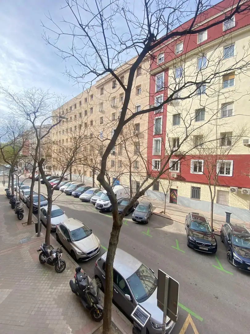 Vista exterior de Pis en venda en Madrid amb Calefacció, Parquet i Terrassa