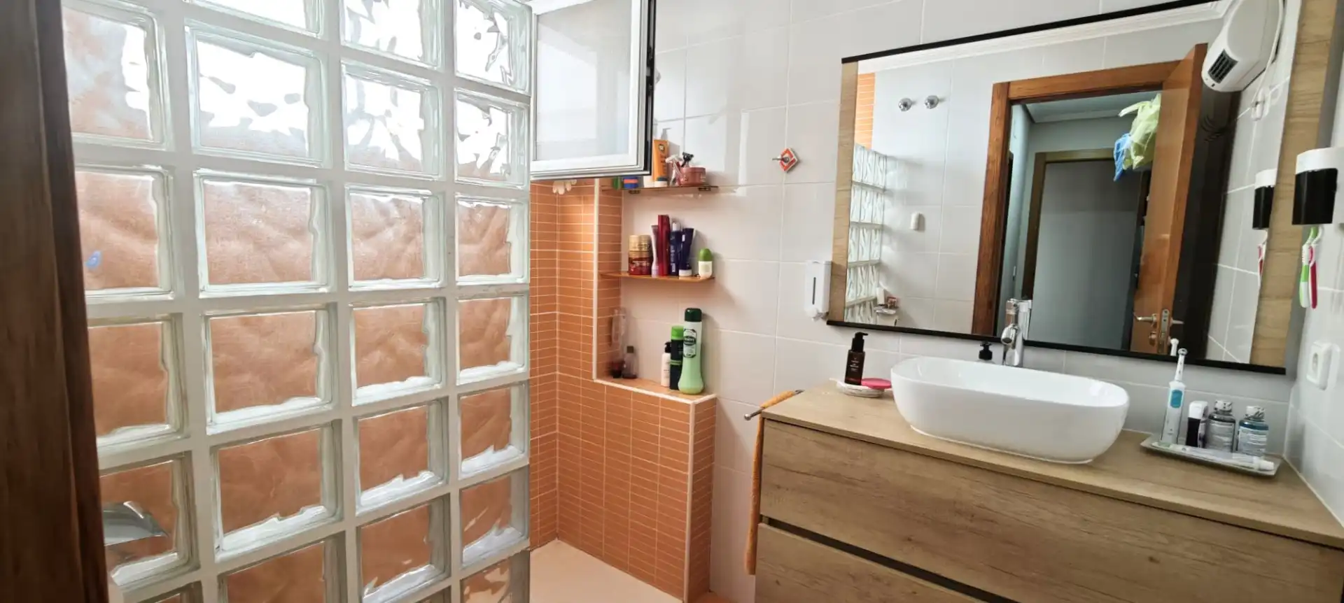 Bathroom of Attic for sale in Aldaia  with Air Conditioner, Heating and Terrace