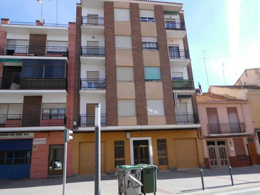 Appartamento con terrazza in affitto a Almansa