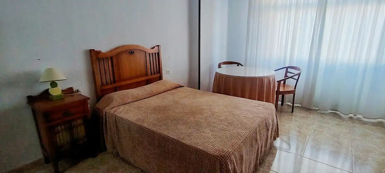 Habitación de Piso de alquiler en Linares con Aire acondicionado, Calefacción y Amueblado