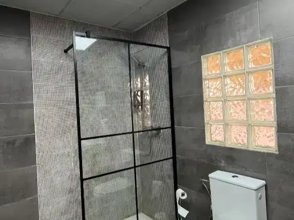 Baño de Piso para compartir en Tauste con Aire acondicionado, Trastero y Amueblado