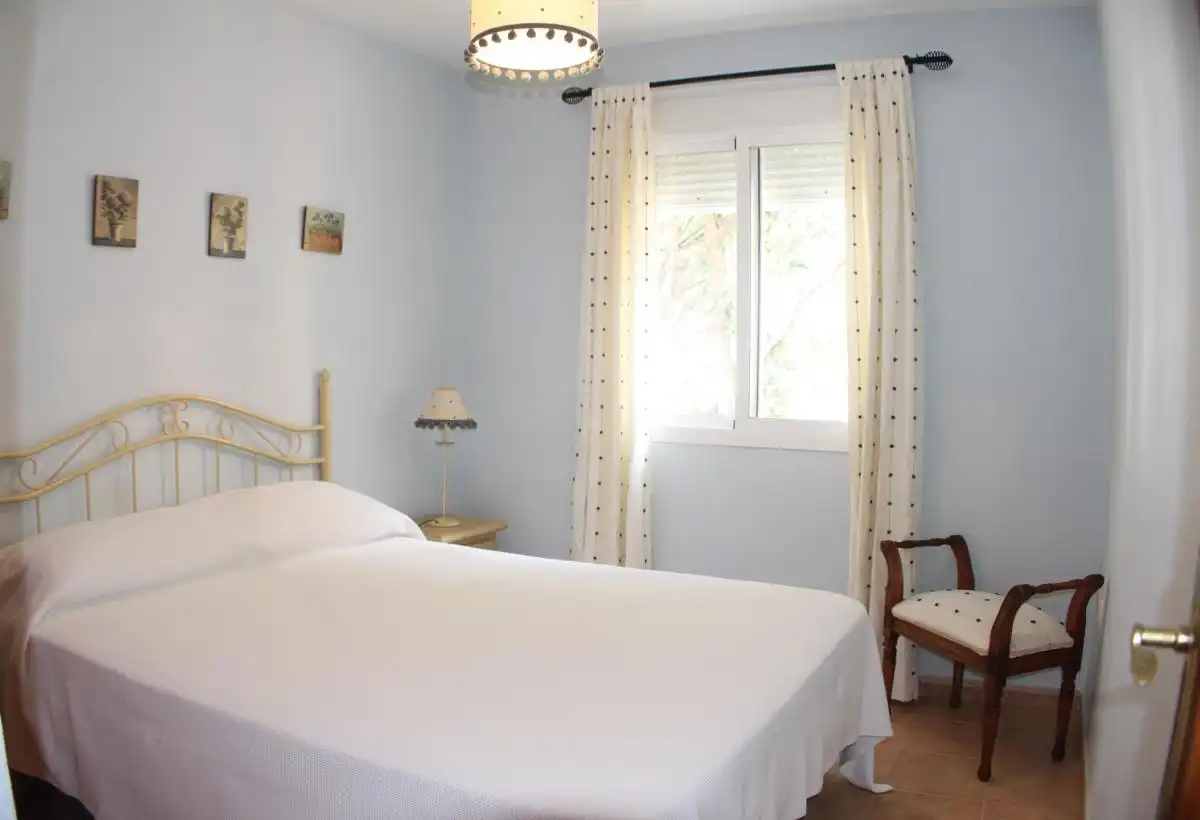 Habitación de Apartamento en venta en Chiclana de la Frontera con Aire acondicionado, Amueblado y Piscina comunitaria