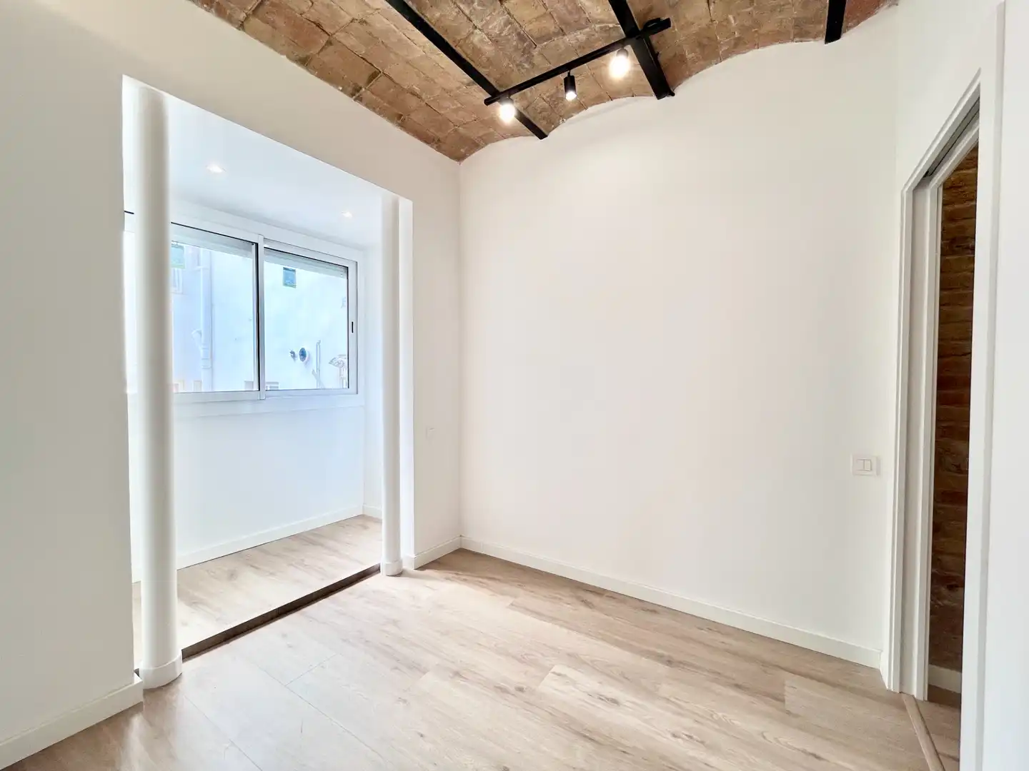 Wohnung zum Verkauf in Barcelona mit Klimaanlage, Heizung und Parkett