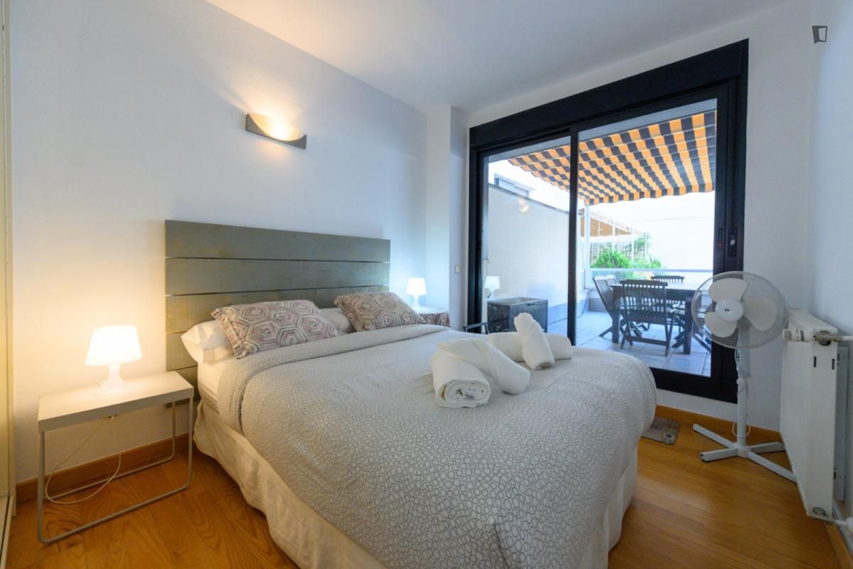 Dormitori de Apartament de lloguer en  Madrid Capital amb Calefacció, Moblat i Forn