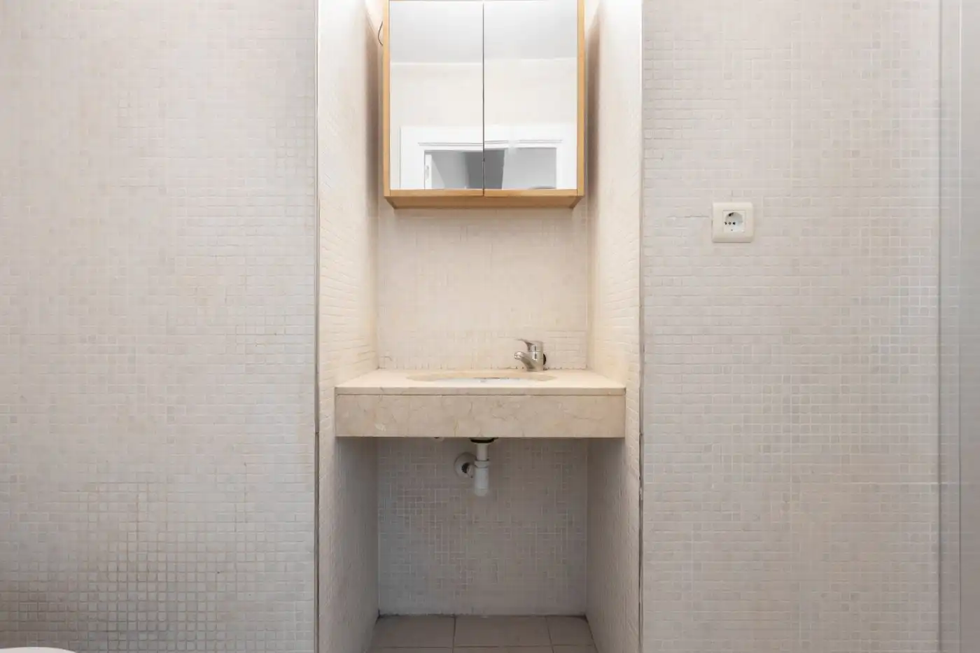 Bathroom of Office for rent in Barcelona  with Furnished