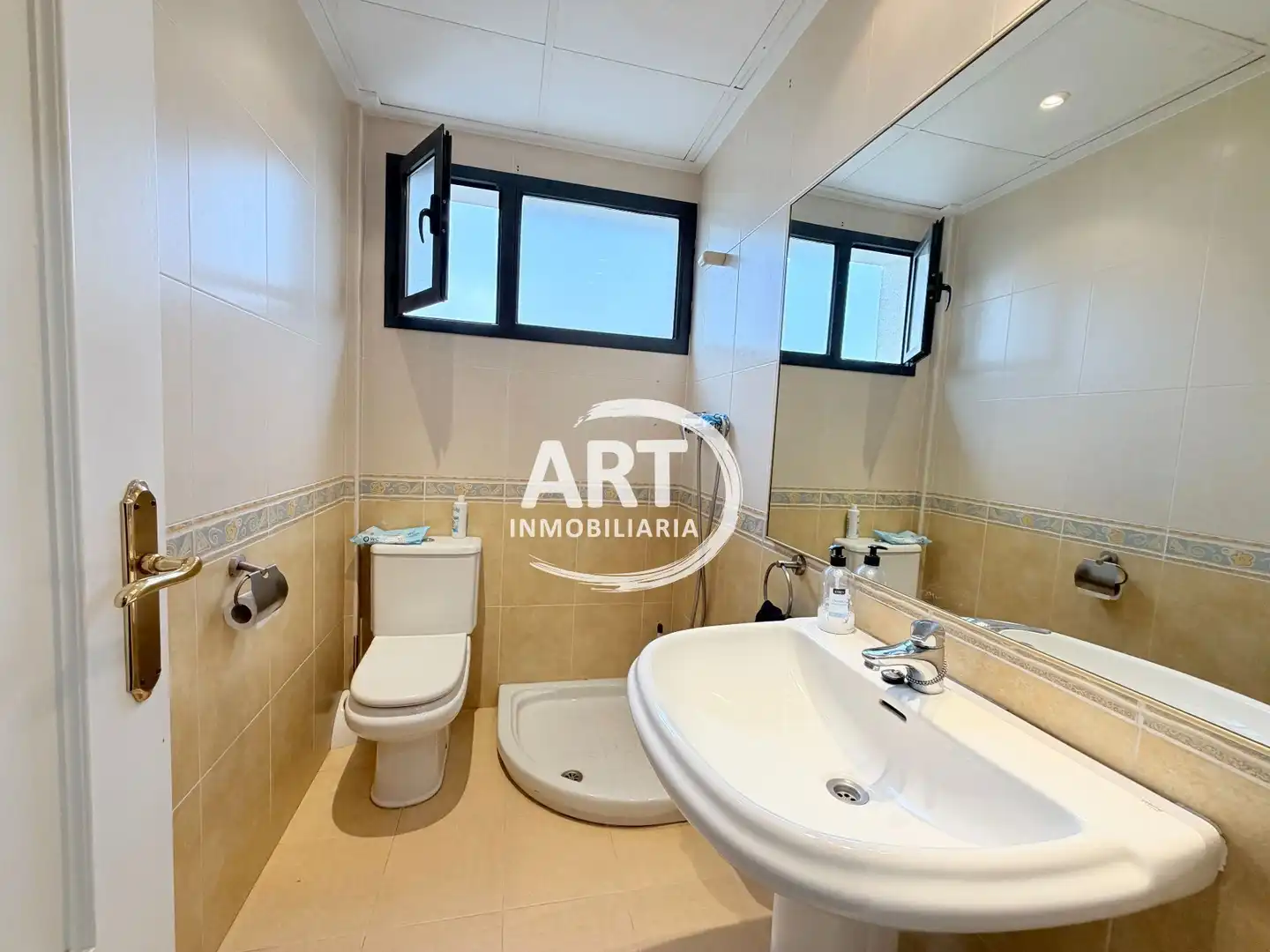 Baño de Casa o chalet en venta en Chiva con Calefacción, Jardín privado y Terraza