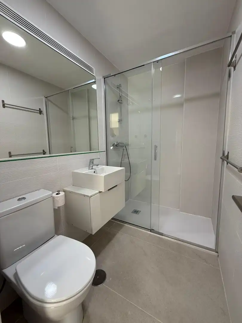 Baño de Apartamento en venta en Benidorm con Aire acondicionado, Terraza y Amueblado