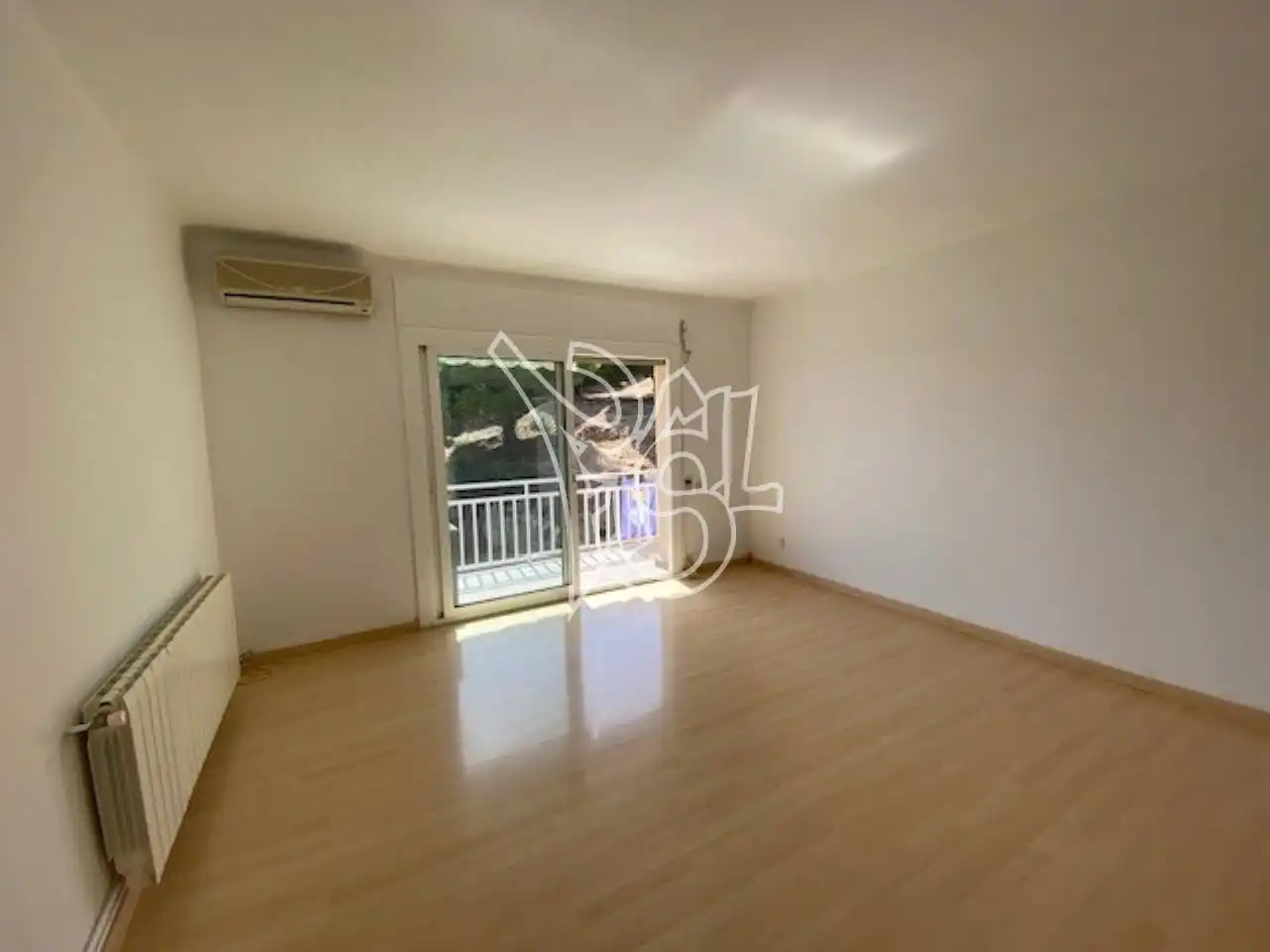 Schlafzimmer von Wohnung zur Miete in Canet de Mar mit Klimaanlage, Heizung und Balkon