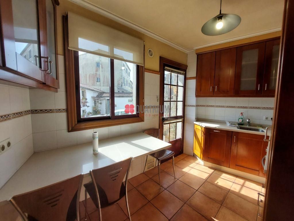 Kitchen of House or chalet to rent in Santiago de Compostela   with Heating, Parquet flooring and Storage room