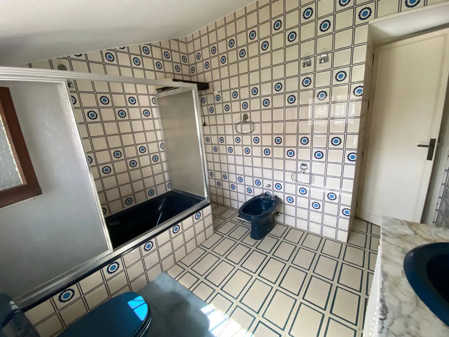 Bathroom of Houses for sale in Fuengirola  with Air Conditioner, Private garden and Swimming Pool