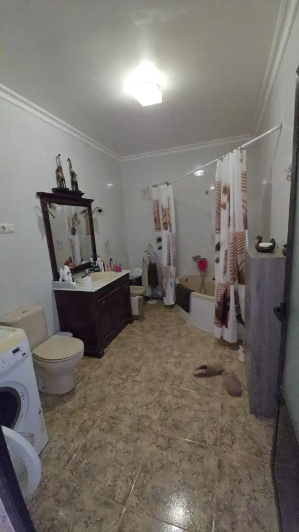 Baño de Casa adosada en venta en Consuegra con Terraza y Trastero