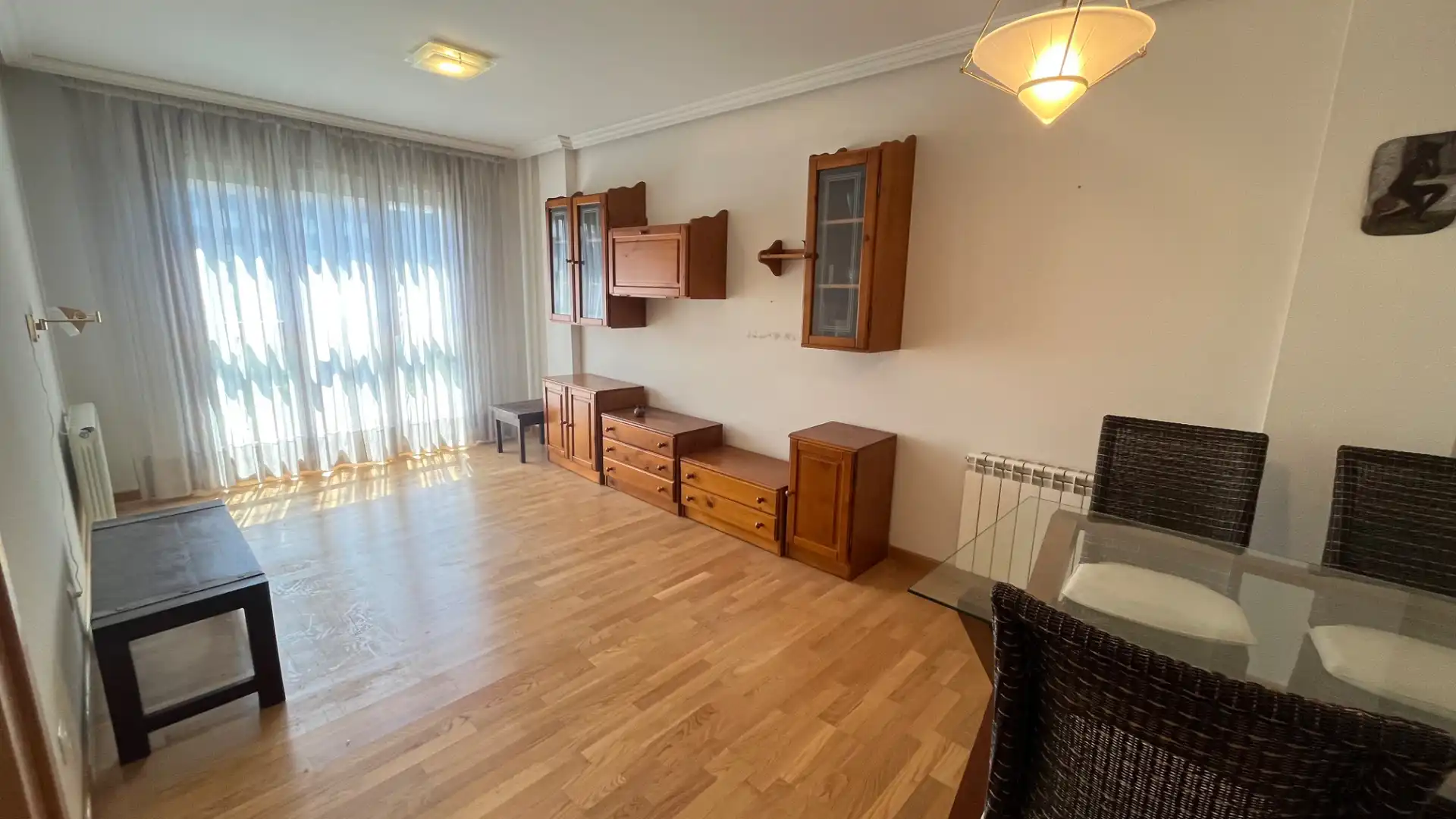Sala d'estar de Pis en venda en Valladolid amb Calefacció i Parquet