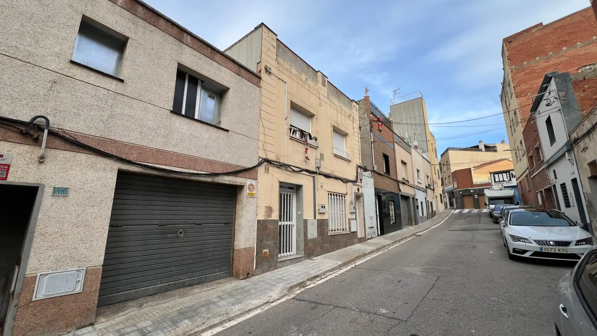 Vista exterior de Pis en venda en Terrassa amb Alarma