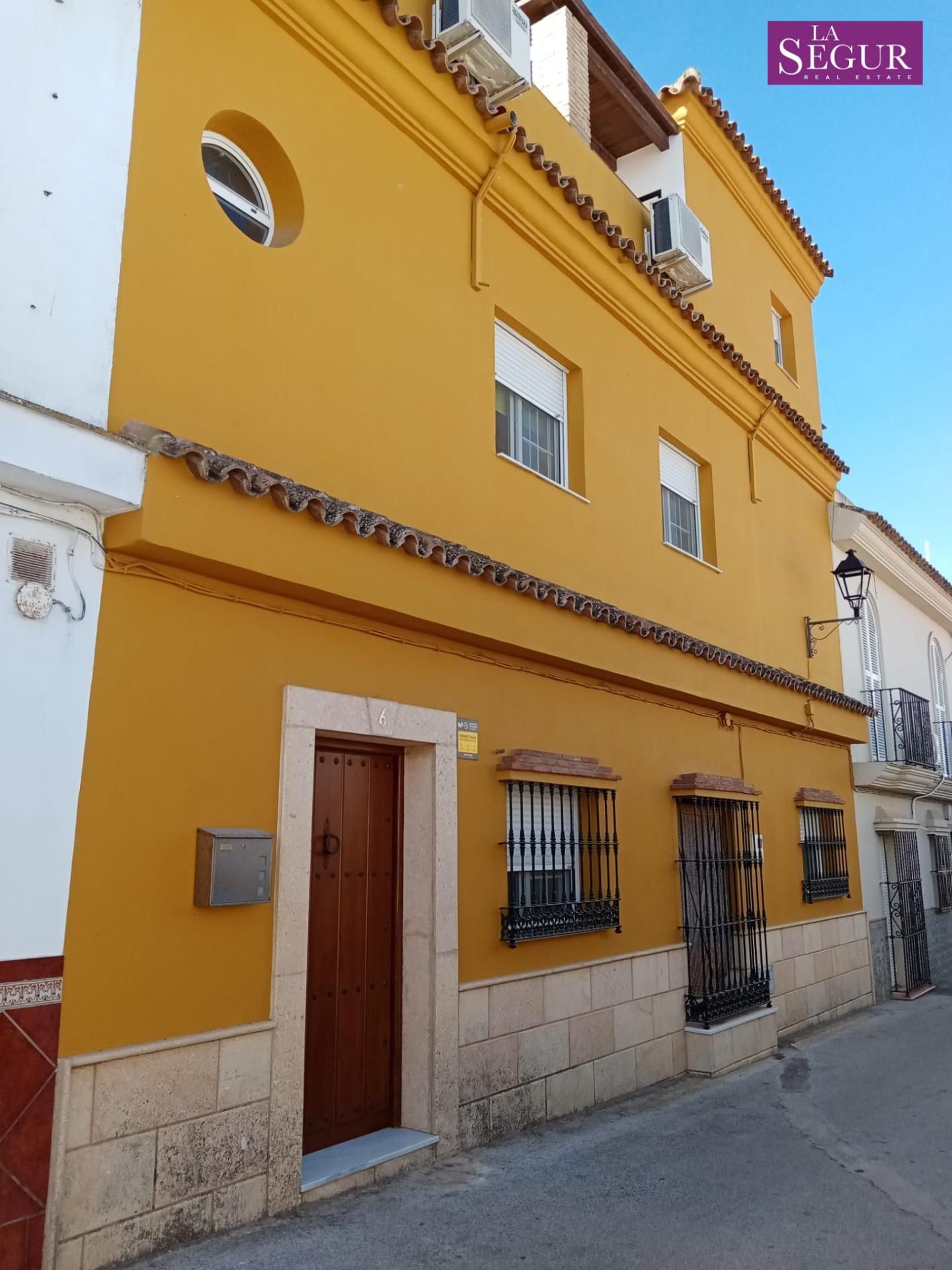 Vista exterior de Casa o xalet en venda en Paterna de Rivera amb Aire condicionat, Terrassa i Traster