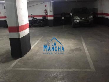 Aparcament en venda a Calle BATALLA DEL SALADO