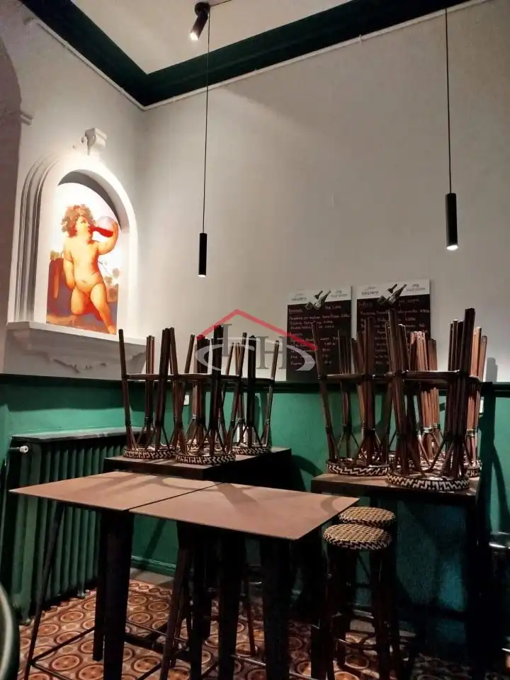 Local de lloguer en León Capital  amb Moblat