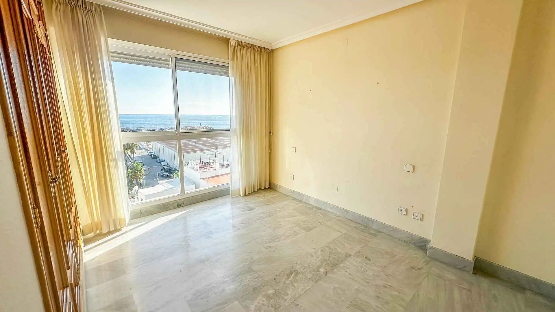Bedroom of Apartments for rent in Marbella Centro