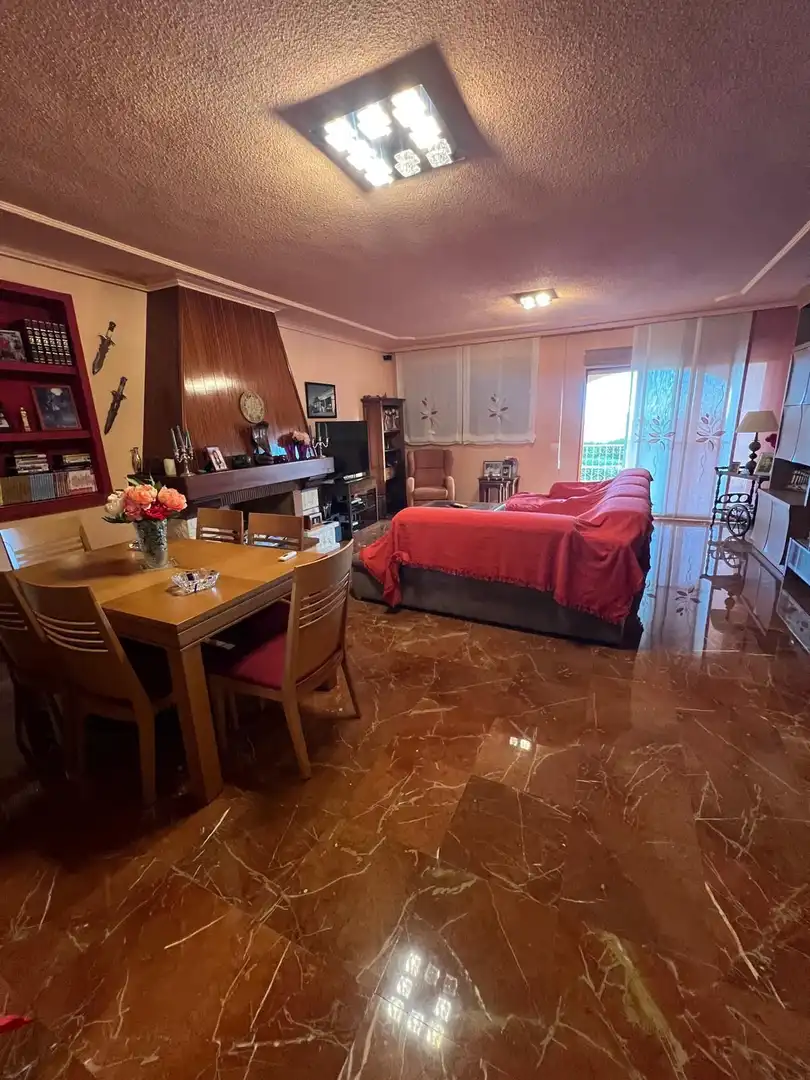 Sala d'estar de Casa o xalet en venda en Benidorm amb Aire condicionat, Terrassa i Traster
