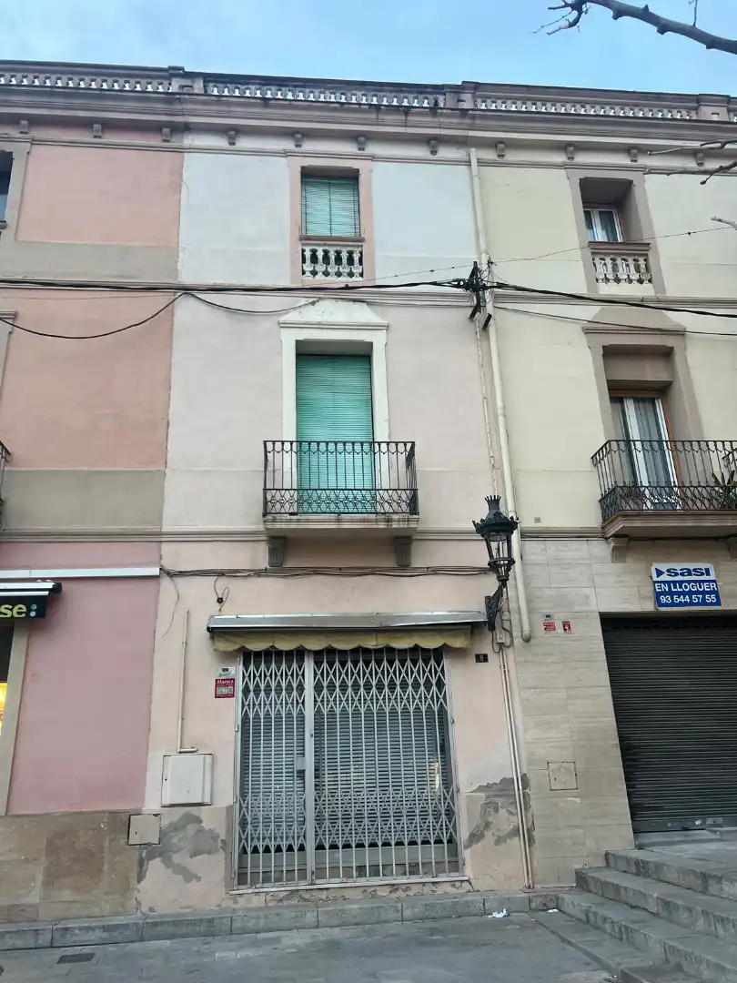 Vista exterior de Casa o xalet en venda en Mollet del Vallès amb Balcó i Alarma