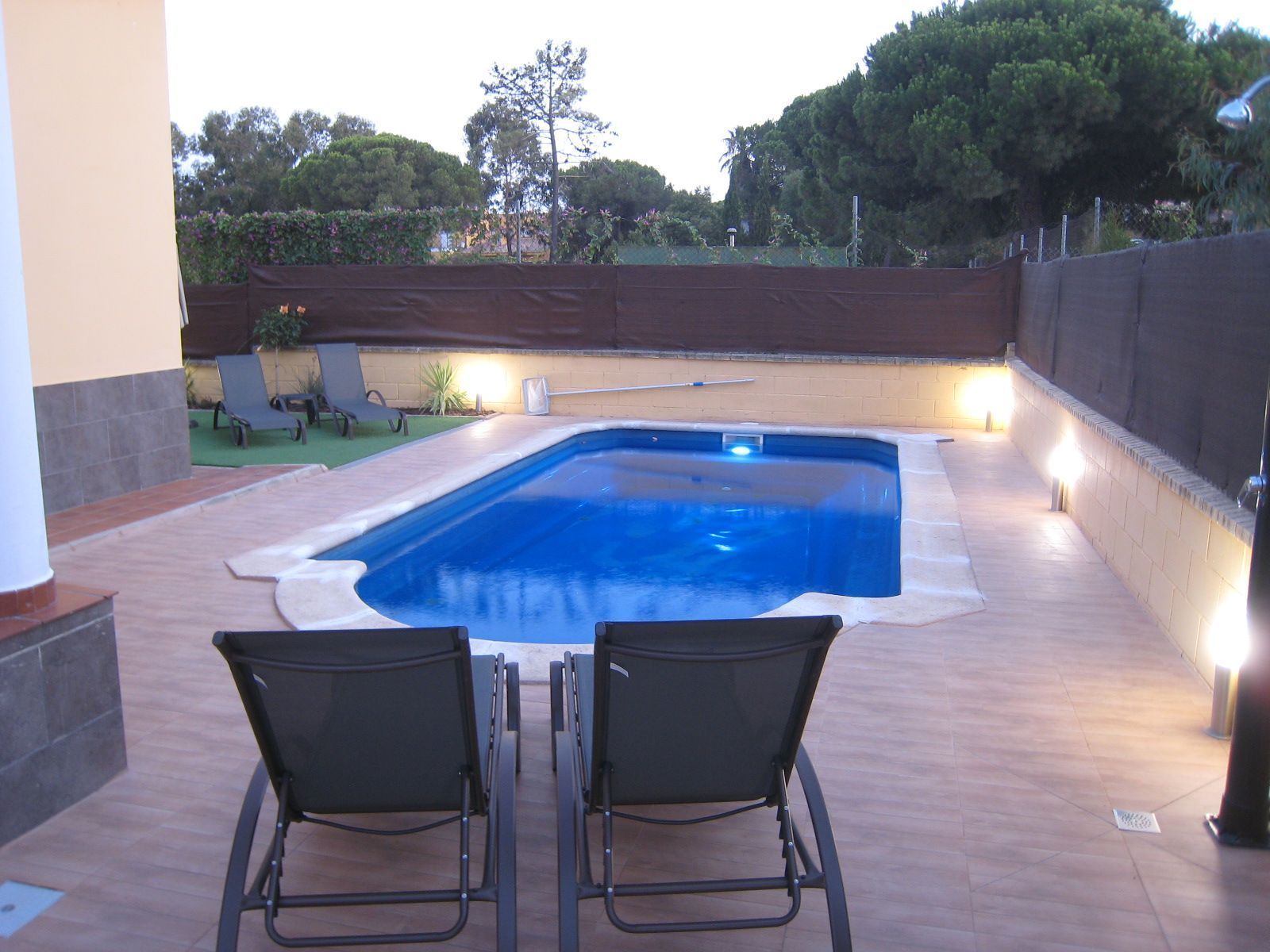Swimming pool of House or chalet for sale in Isla Cristina  with Air Conditioner, Heating and Private garden