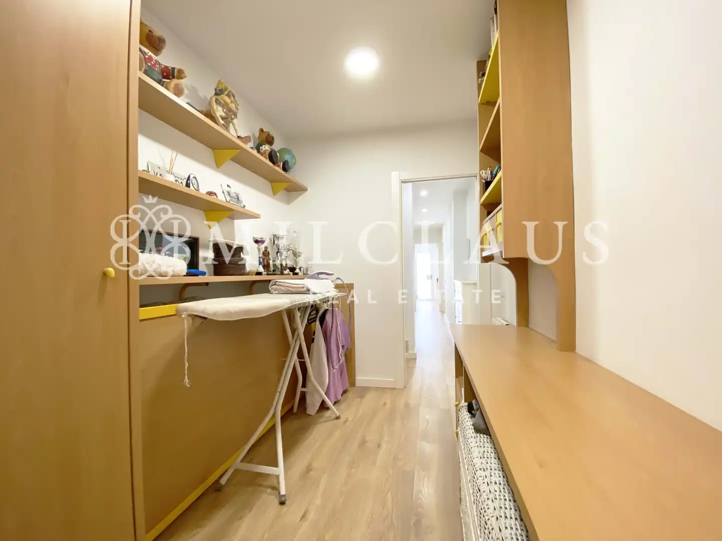 Einfamilien-Reihenhaus zum Verkauf in L'Hospitalet de Llobregat mit Klimaanlage, Heizung und Parkett