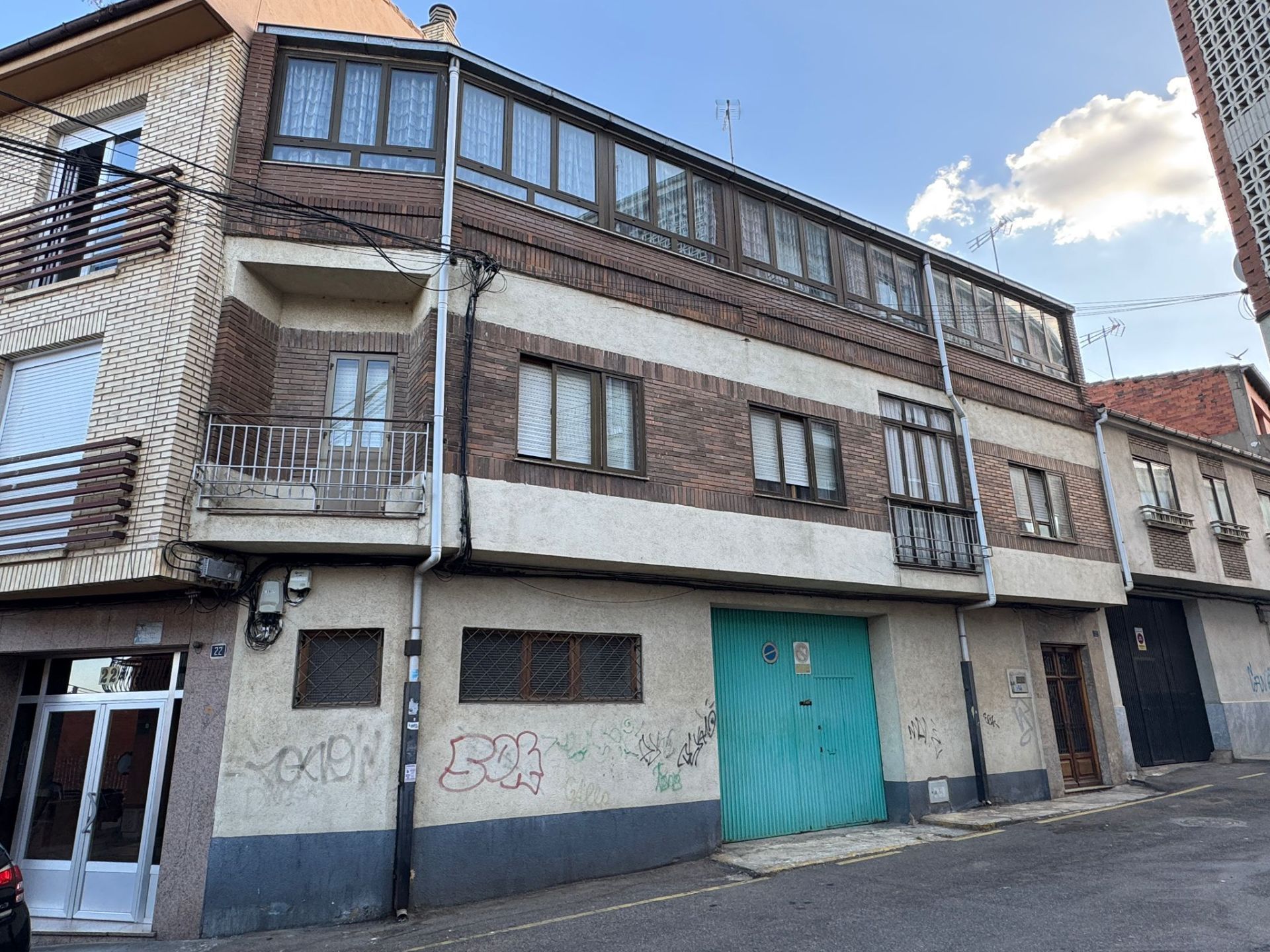 Vista exterior de Casa o chalet en venta en Benavente con Calefacción, Trastero y Amueblado