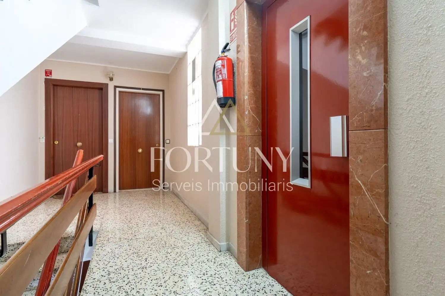 Flat with terrace for sale in del Carrilet 30, imagen 4