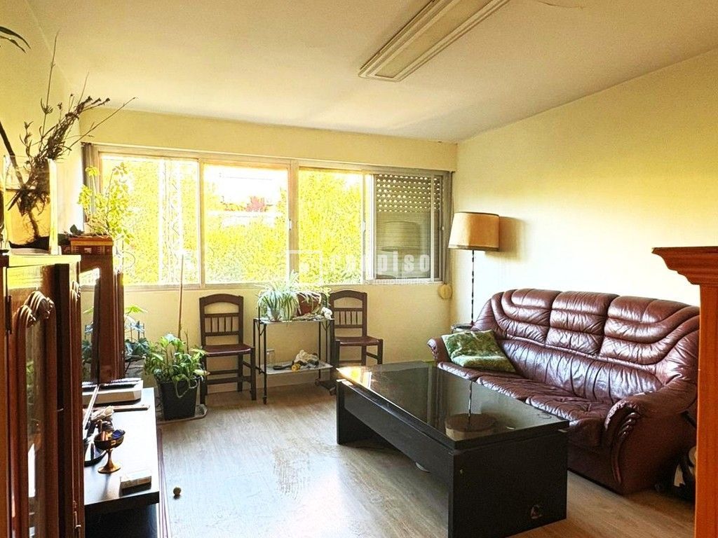 Sala d'estar de Pis en venda en  Madrid Capital amb Calefacció