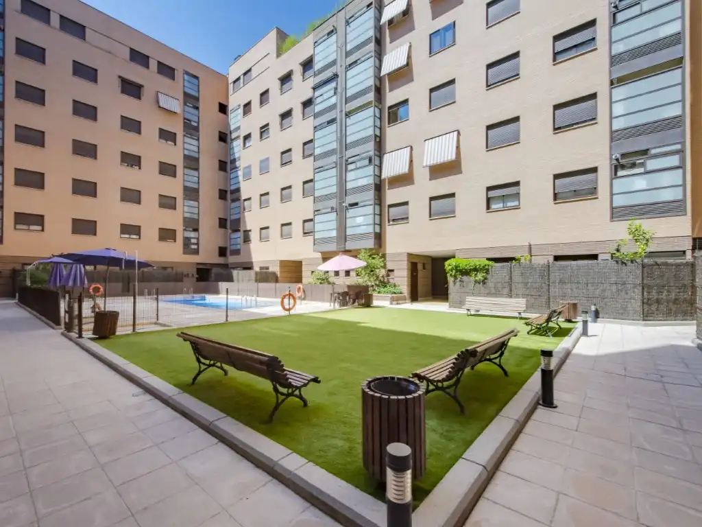 Terrassa de Pis de lloguer en Madrid amb Jardí privat, Terrassa i Piscina
