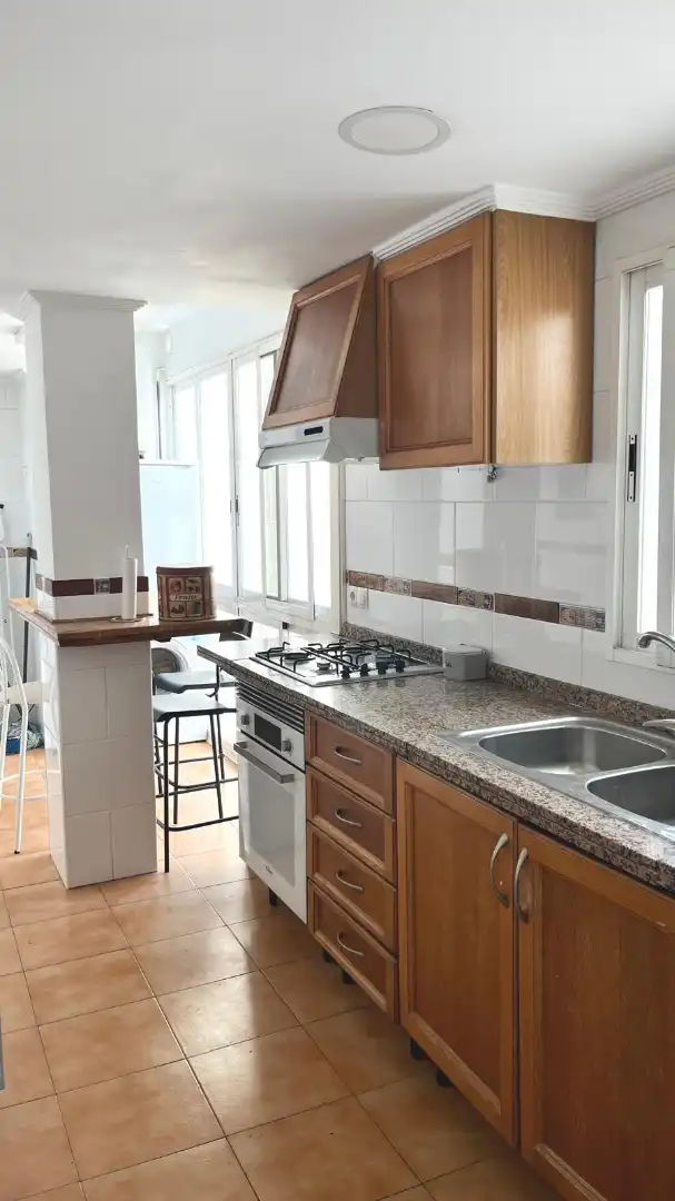 Kitchen of Flat for rent in Valencia  with Furnished, Oven and Washing machine
