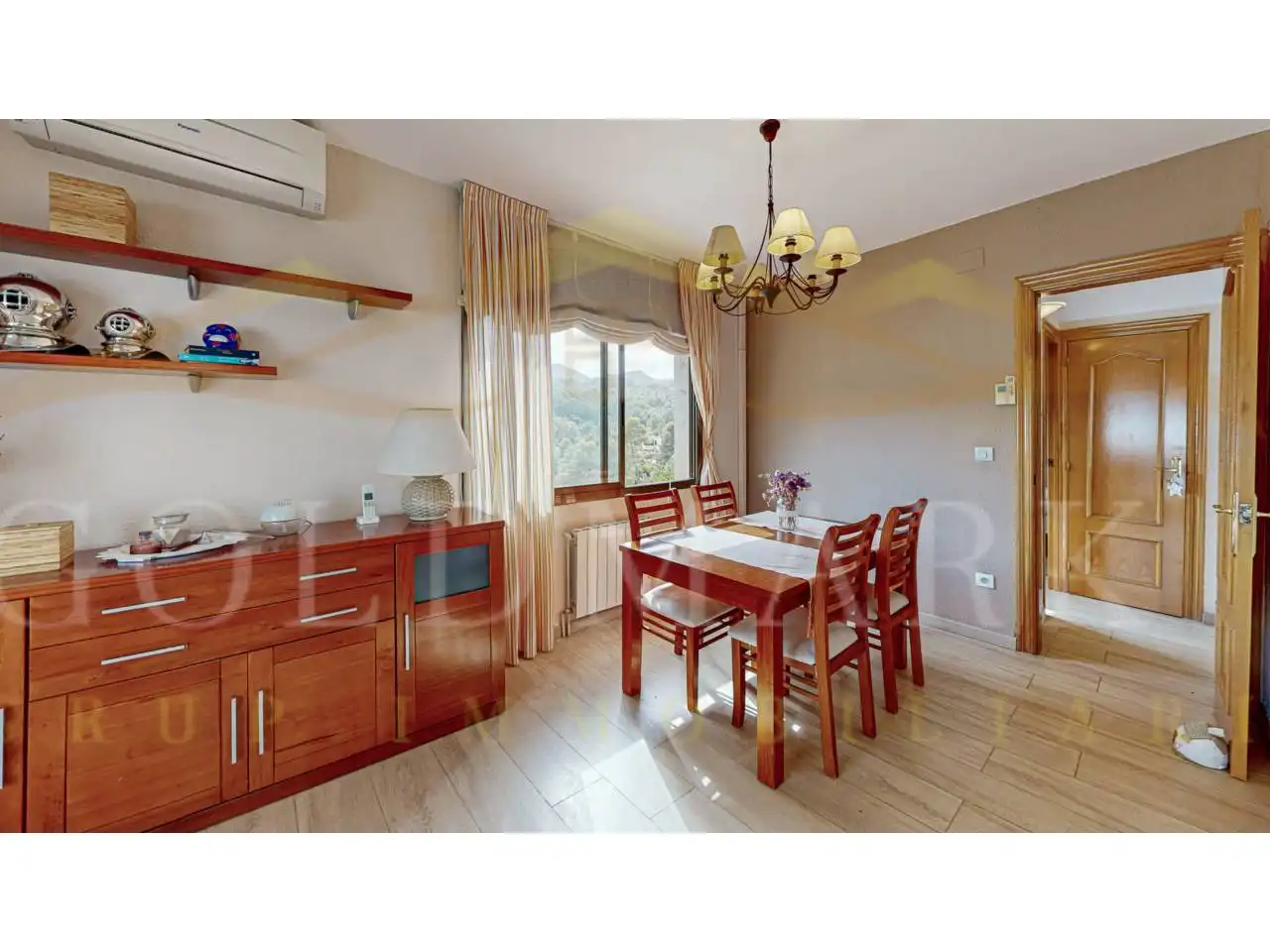 Comedor de Casa o chalet en venta en Corbera de Llobregat con Aire acondicionado, Calefacción y Jardín privado