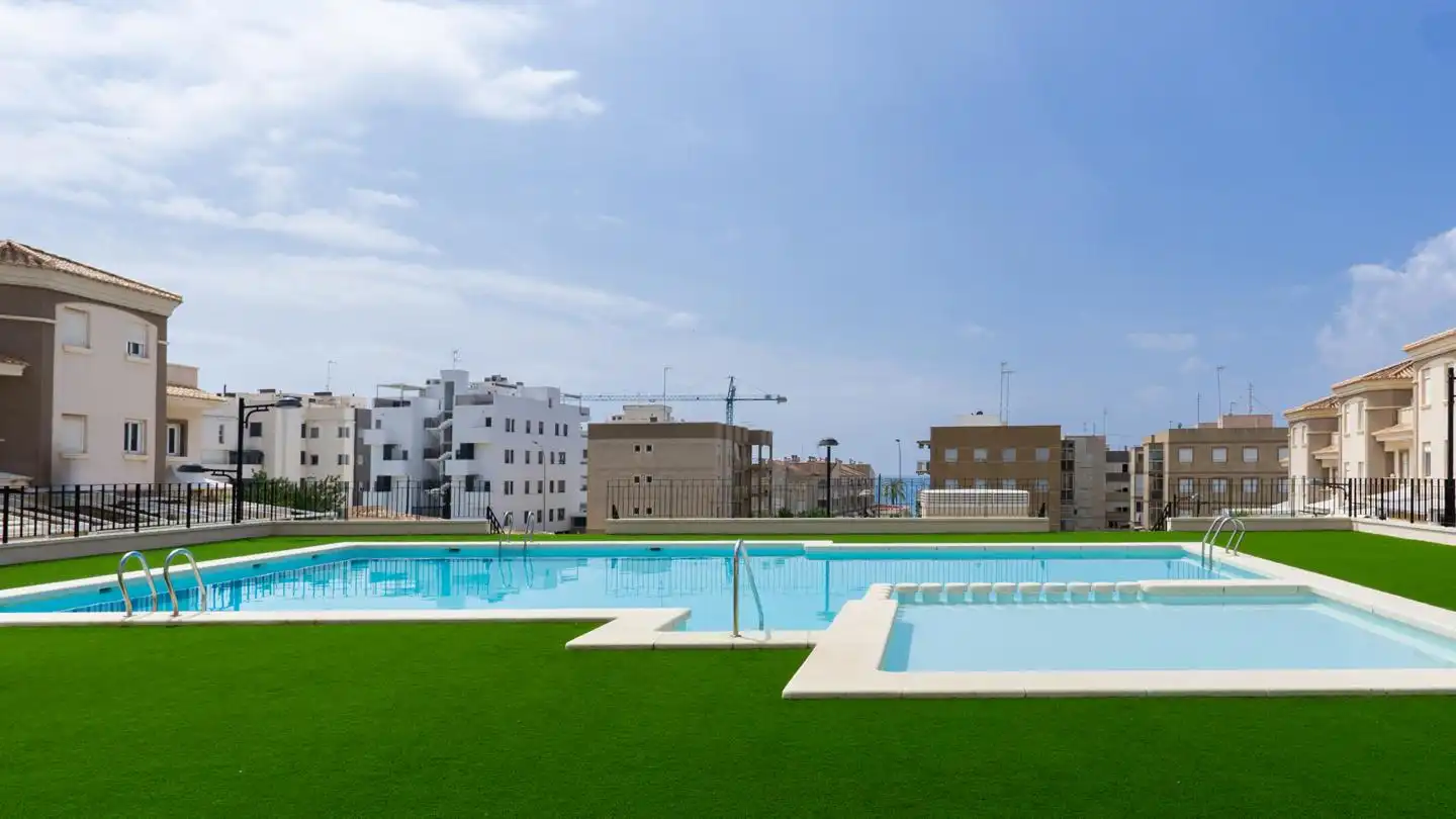 Piscina de Casa adosada en venta en Santa Pola con Aire acondicionado, Terraza y Trastero