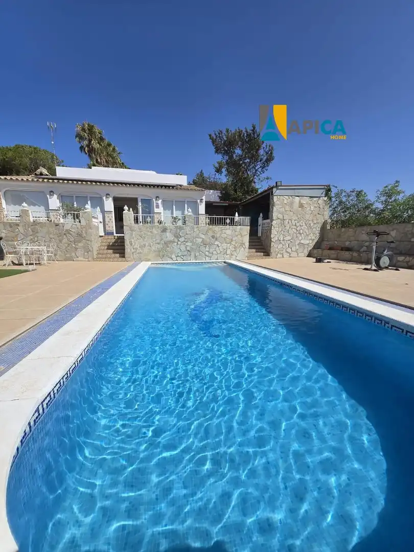 Piscina de Casa o chalet en venta en Chiclana de la Frontera con Piscina