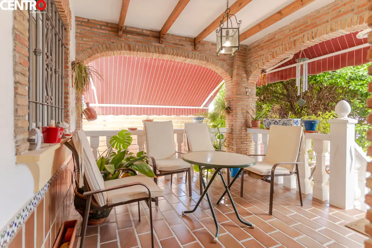 Terraza de Casa o chalet en venta en La Zubia con Aire acondicionado, Calefacción y Jardín privado