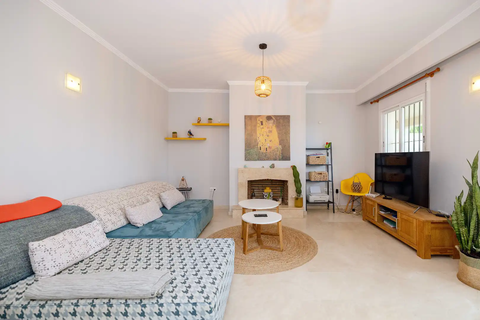 Living room of Detached homes for sale in Marbella  with Air Conditioner, Heating and Private garden