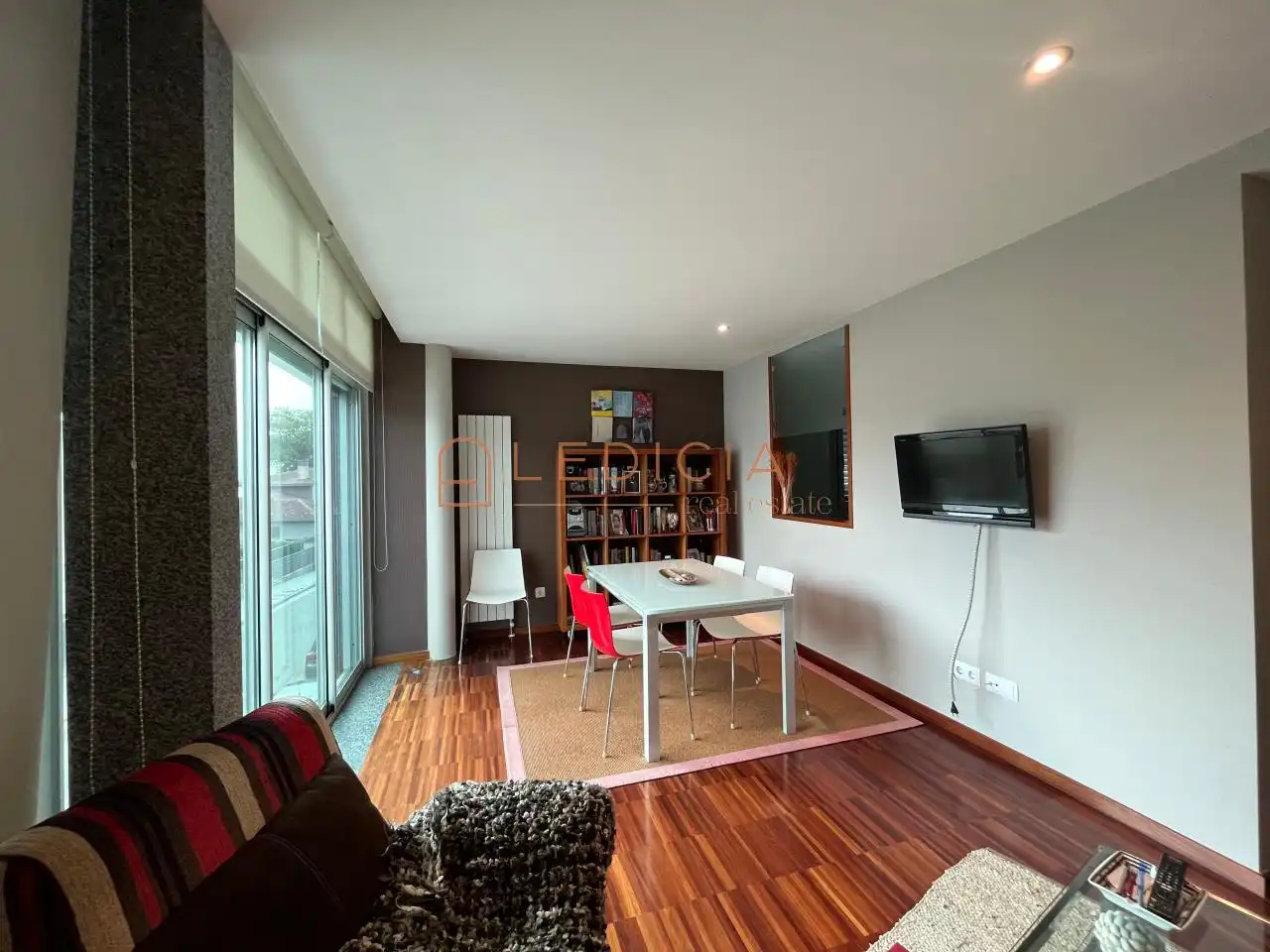 Sala d'estar de Pis de lloguer en Nigrán amb Calefacció, Parquet i Terrassa