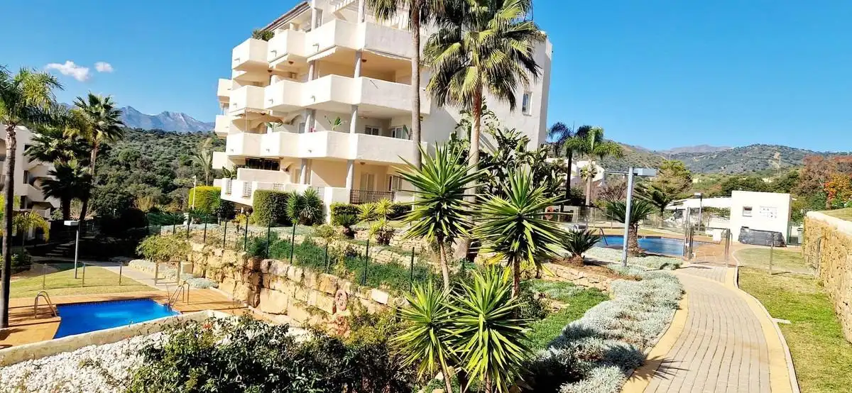 Vista exterior de Ático en venta en Marbella con Aire acondicionado, Calefacción y Terraza