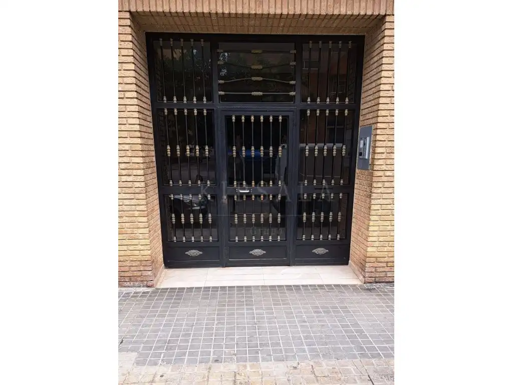 Exterior view of Flat for sale in Valencia  with Air Conditioner and Terrace