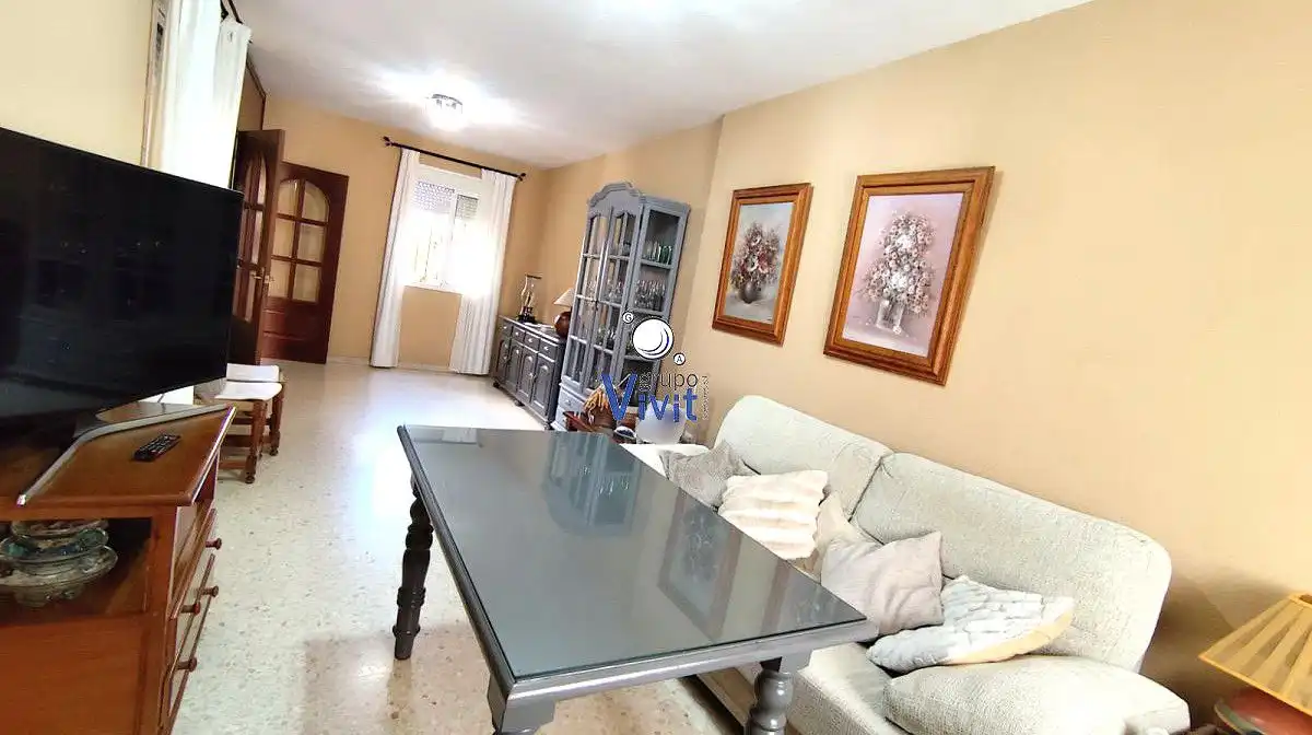 Sala d'estar de Casa adosada en venda en Alcalá de Guadaira